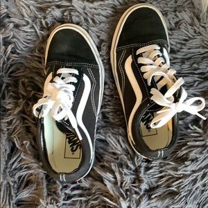 Black and white vans US kids size 5